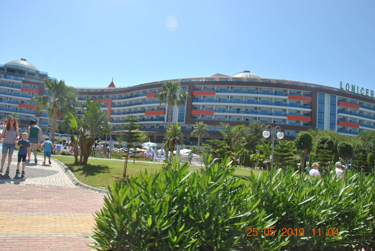 imagini hotel LONICERA RESORT